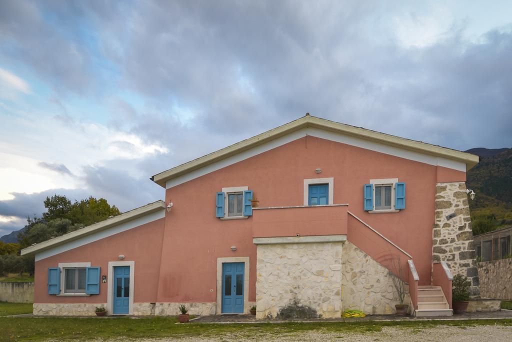La Masseria Di Villa Giulia Tocco da Casauria Luaran gambar